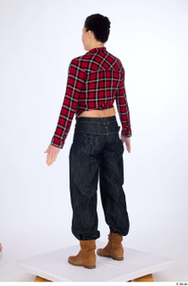 Hanane a pose baggy high-waisted jeans casual dressed plaid knotted…